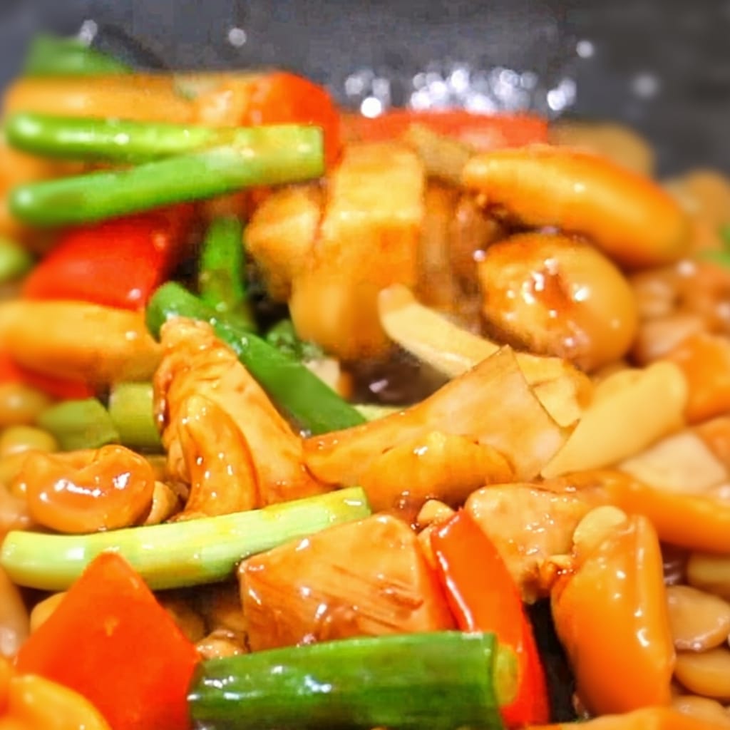 25-Min Cashew Chicken Recipe: BETTER Than Takeout! 1 Easy 25-Minute Cashew Chicken (Better Than Takeout!)