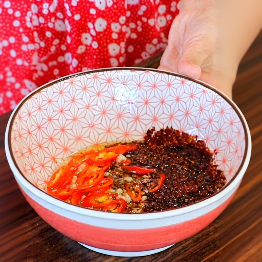 Spicy Chinese Chicken Breast Salad (Easy Recipe)