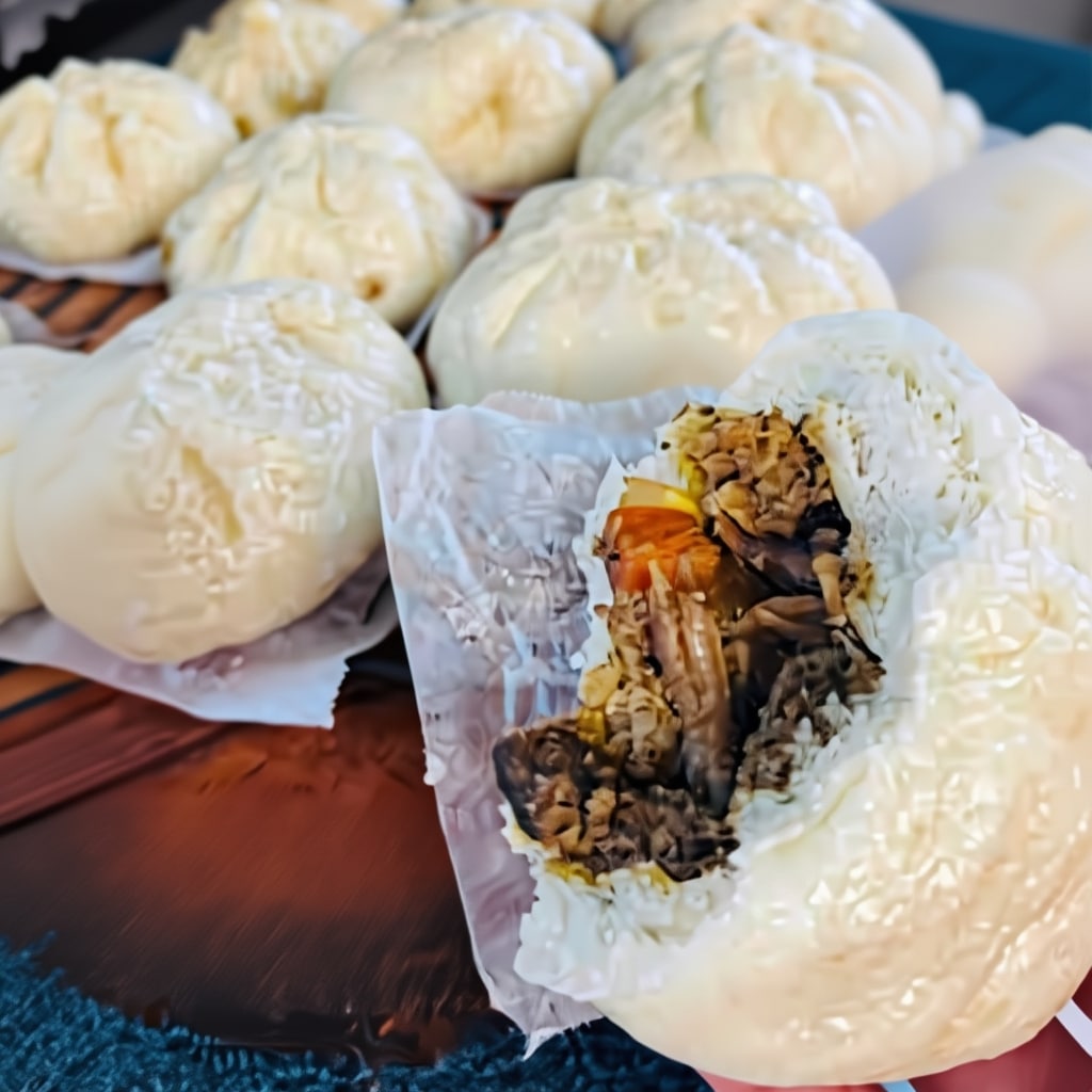 Fluffy Siopao Steamed Meat Buns (Authentic Recipe)