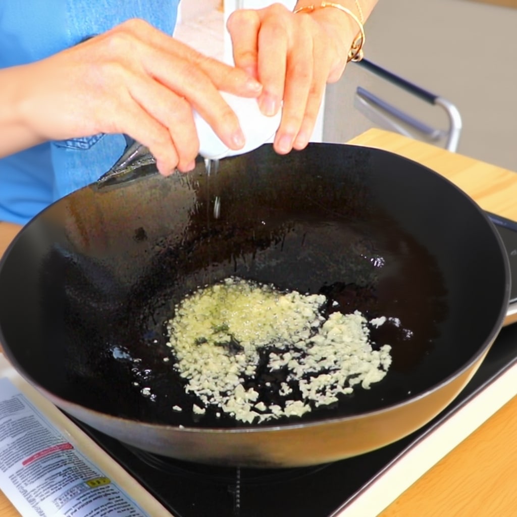 Thai Crab Fried Rice Recipe: 10-Minute Bangkok Style