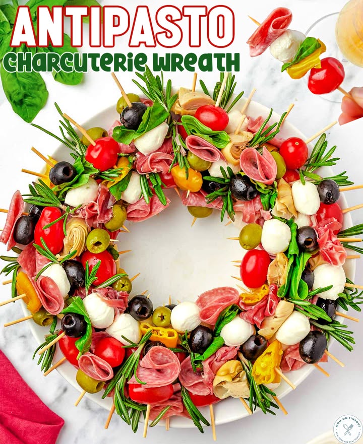 Antipasto Charcuterie Wreath: Easy Holiday Beef Appetizer 1 Antipasto Charcuterie Wreath: Easy Holiday Beef Appetizer