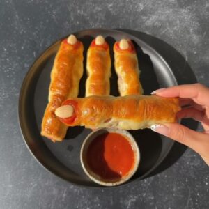 Creepy Baked Halloween Beef Fingers (Easy Witch Treats) 4 Creepy Baked Halloween Beef Fingers (Easy Witch Treats)