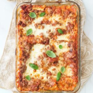 The Best Homemade Lasagna Recipe: Classic Beef & Ricotta 4 homemade lasagna featured 1784395422312